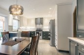 open plan kitchen/dining area